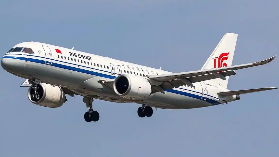 C919国产大飞机正式执飞国际商业航线热搜配图