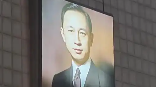 商场现钱学森巨幅海报 负责人回应热搜配图